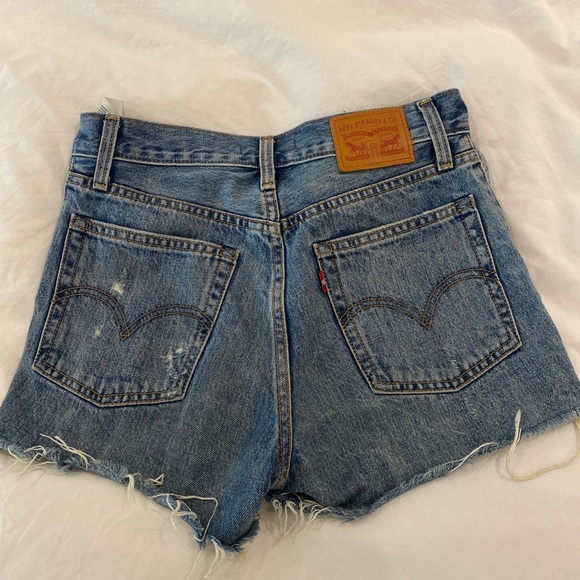 Levis Wedgie Denim Short - Picture 5 of 6